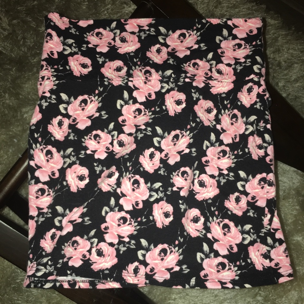 Black and floral mini skirt